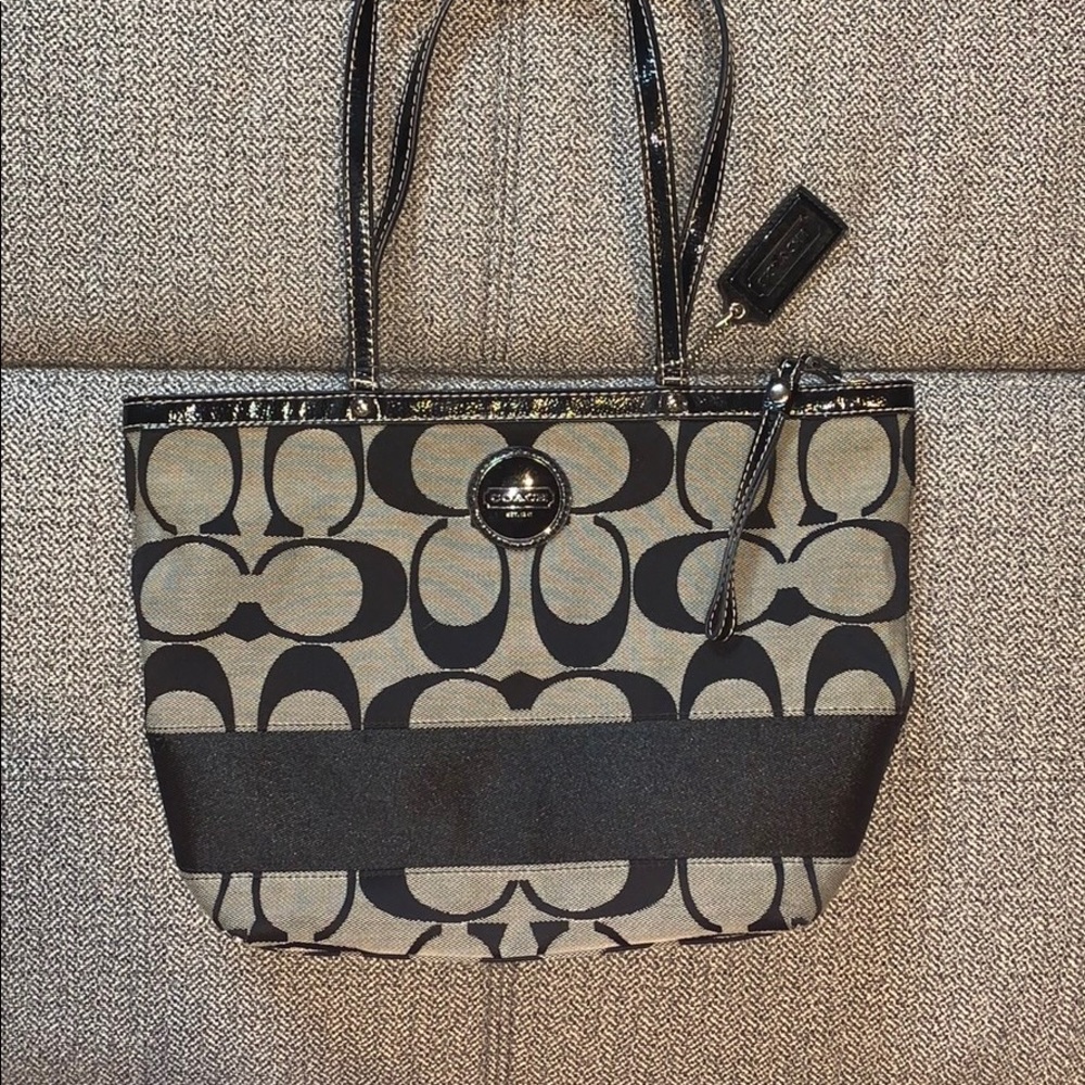 COACH PURSE! NEVER WORN